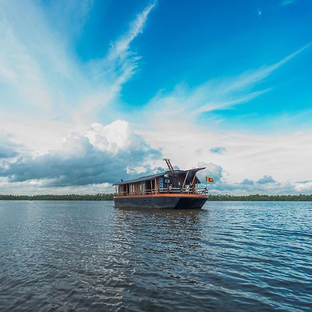 Hotel Yathra Houseboat Bentota Exterior foto
