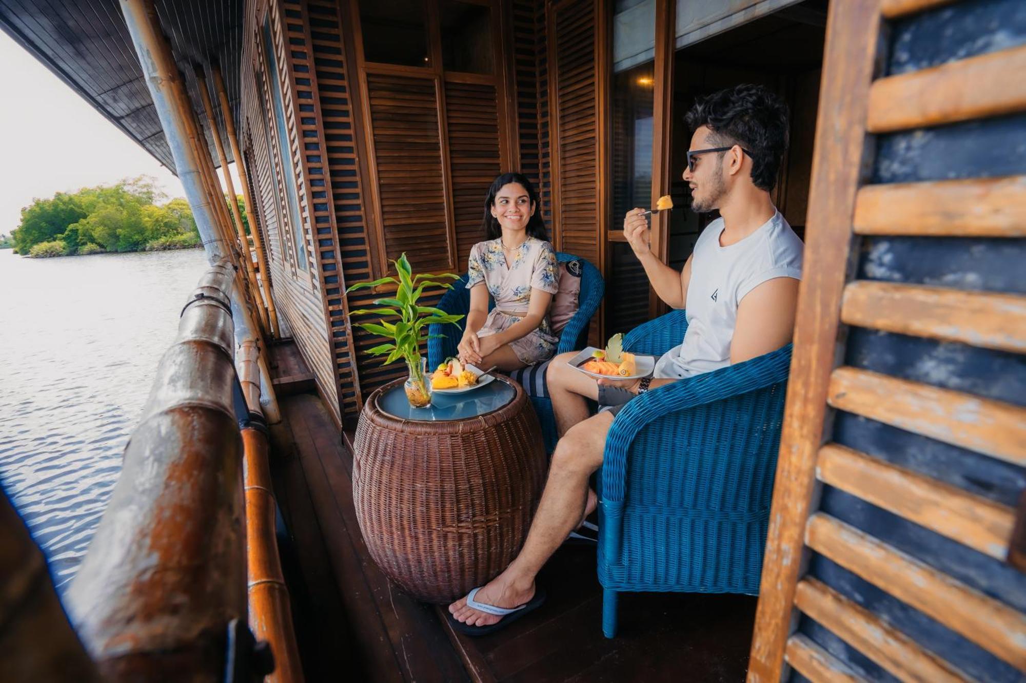 Hotel Yathra Houseboat Bentota Exterior foto