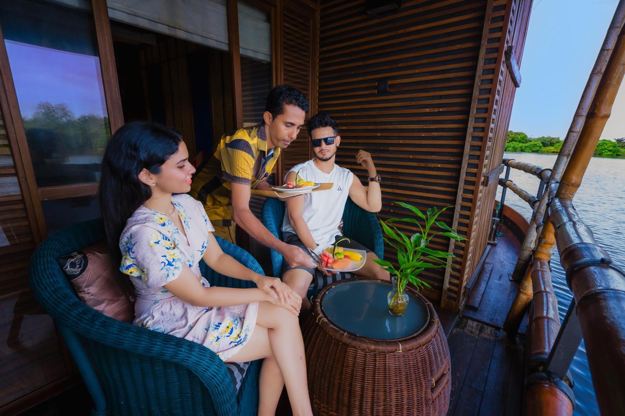 Hotel Yathra Houseboat Bentota Exterior foto