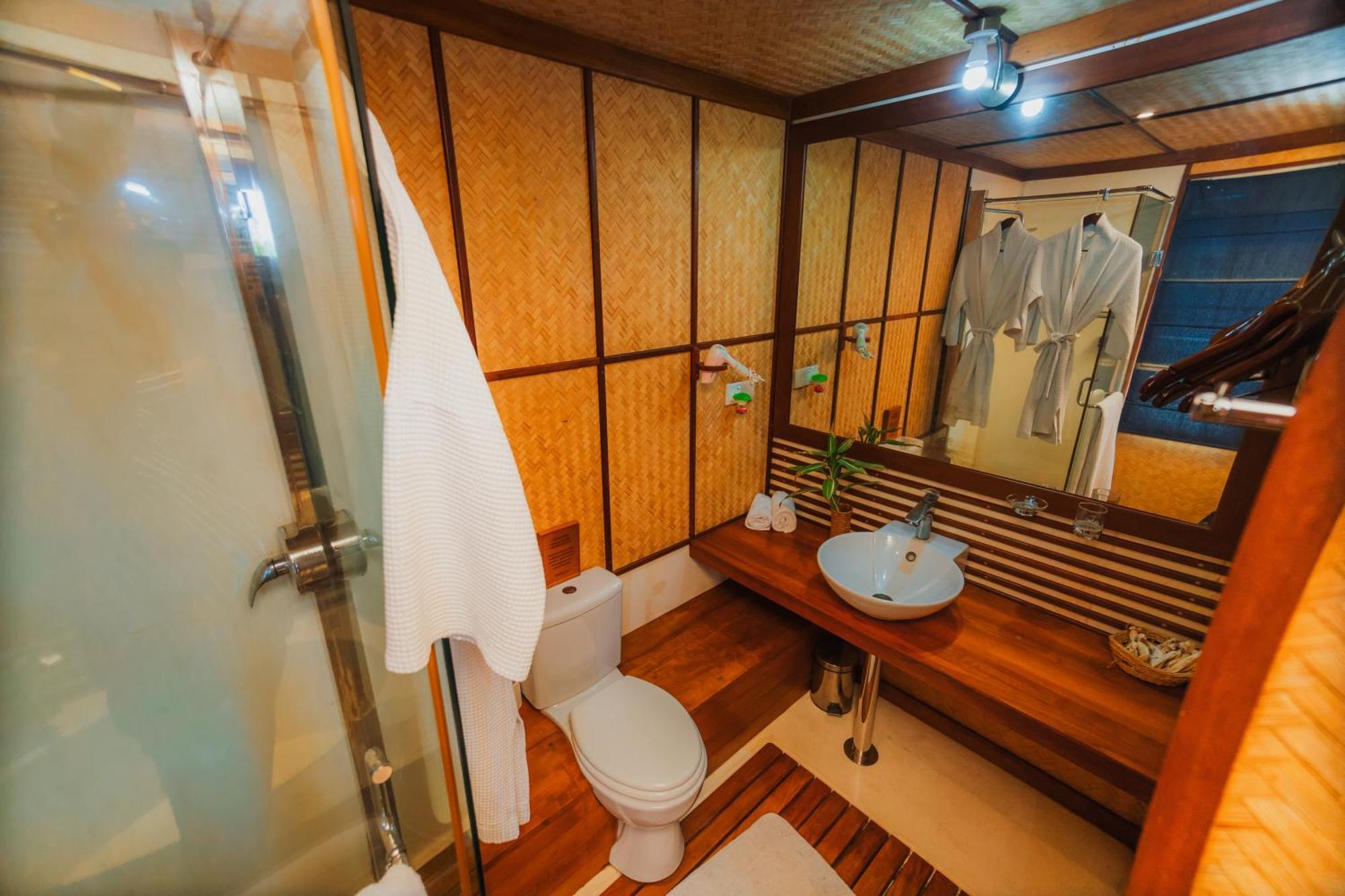Hotel Yathra Houseboat Bentota Exterior foto