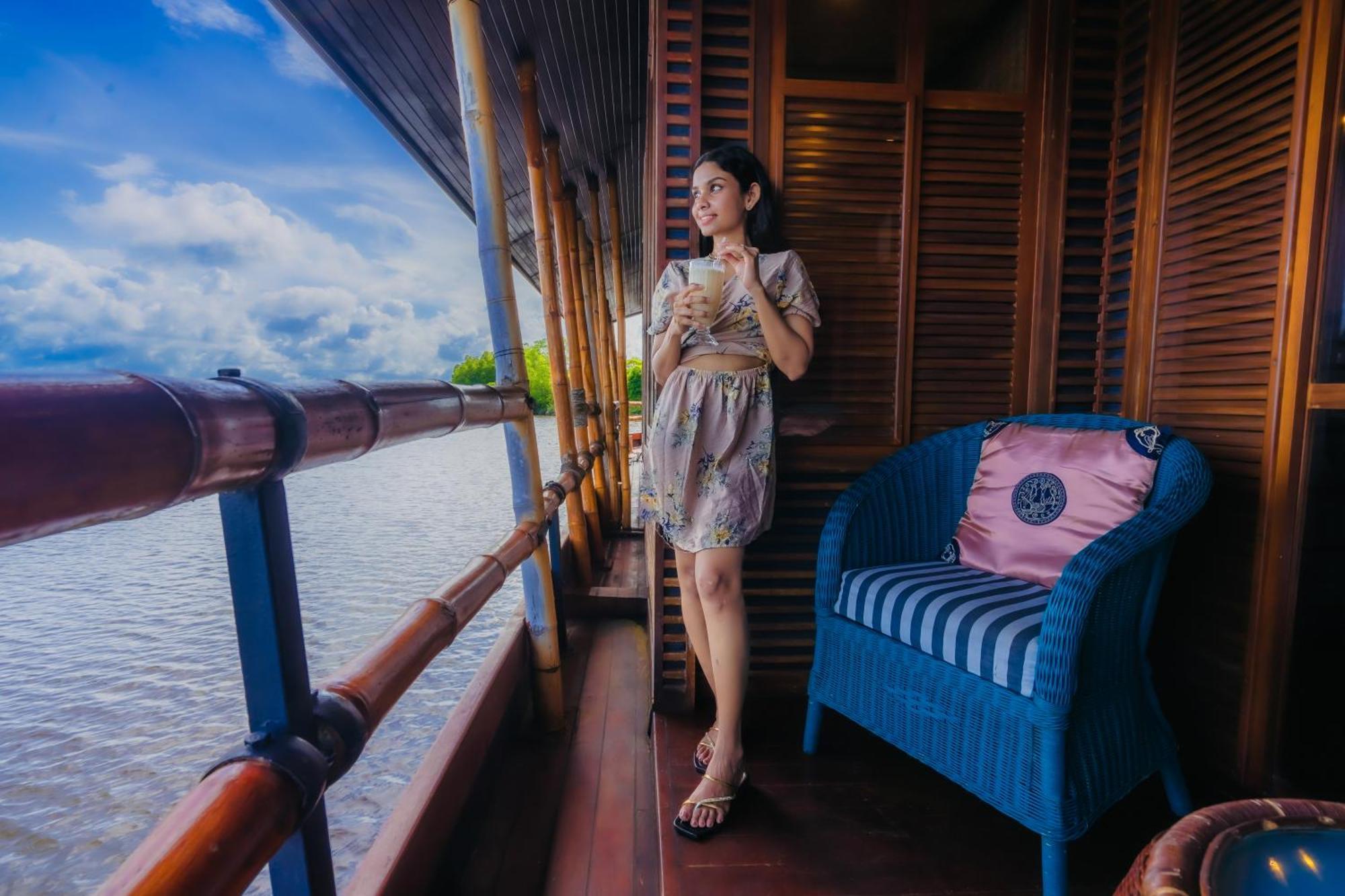 Hotel Yathra Houseboat Bentota Exterior foto
