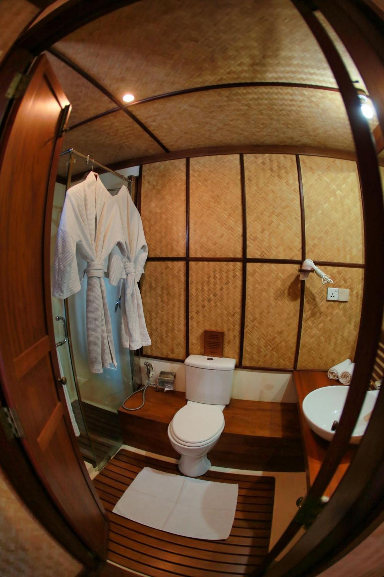 Hotel Yathra Houseboat Bentota Exterior foto